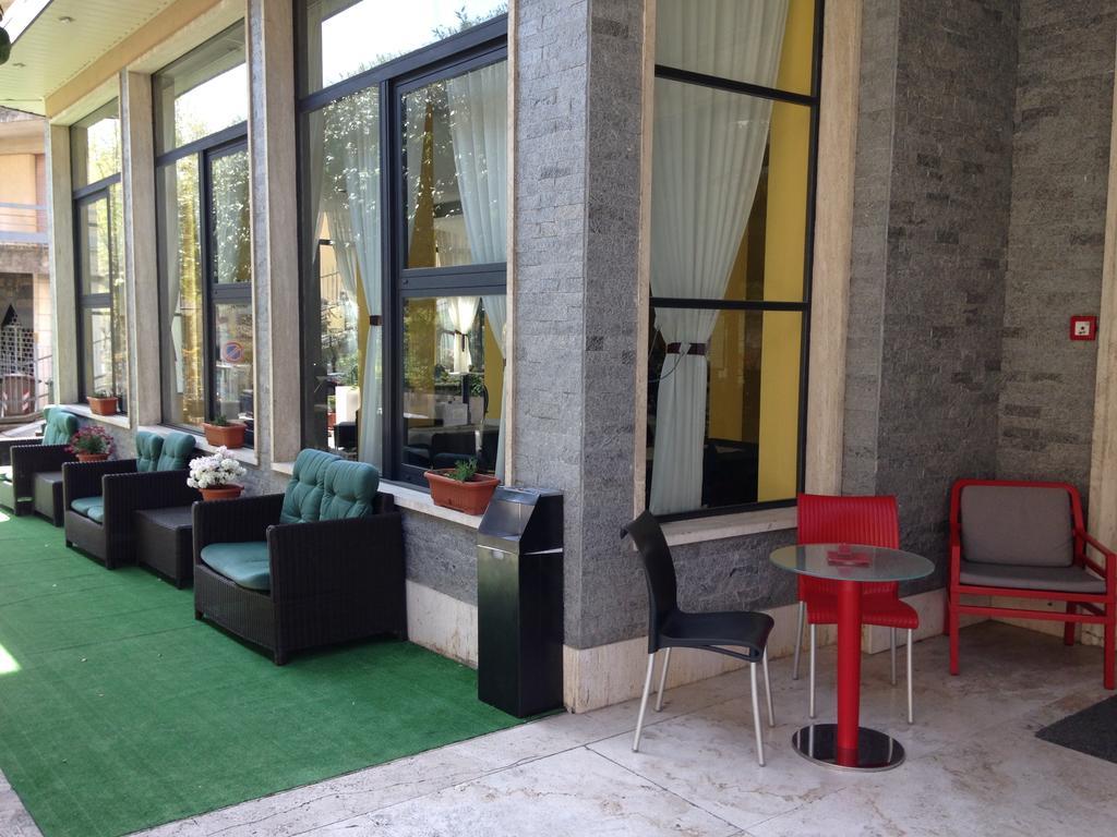 Hotel Mediterraneo تْشيانشانو  تيرمي المظهر الخارجي الصورة