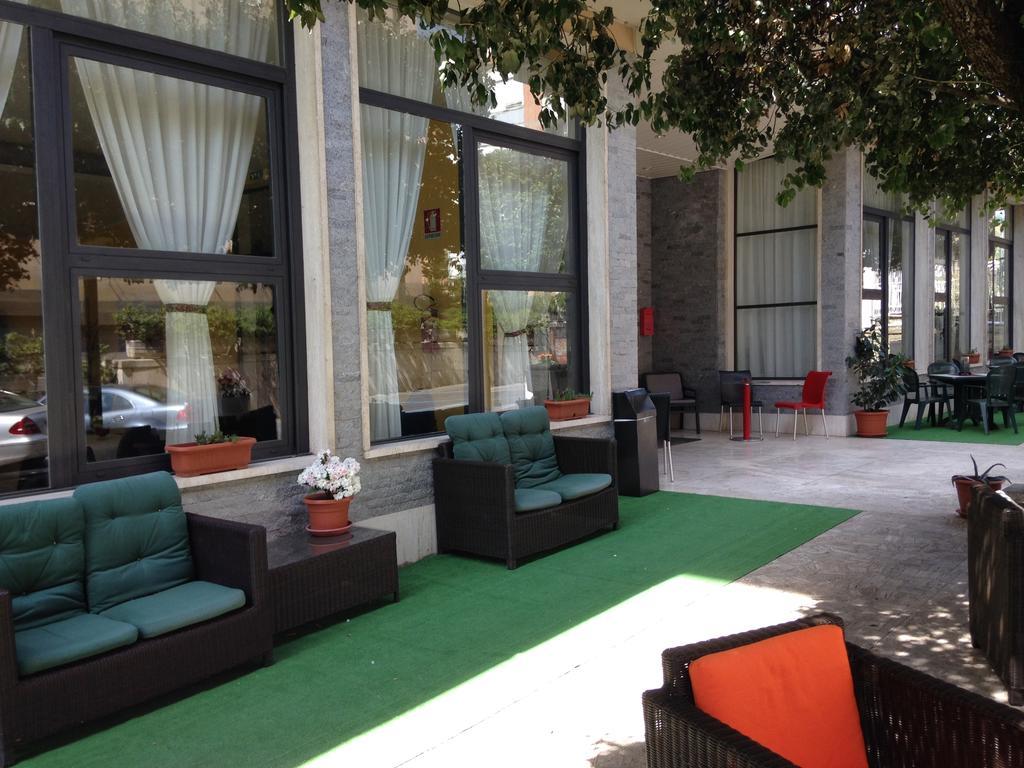 Hotel Mediterraneo تْشيانشانو  تيرمي المظهر الخارجي الصورة