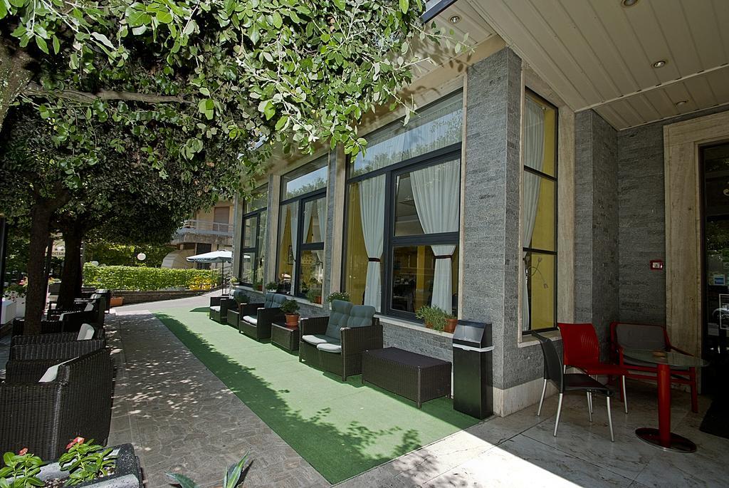 Hotel Mediterraneo تْشيانشانو  تيرمي المظهر الخارجي الصورة