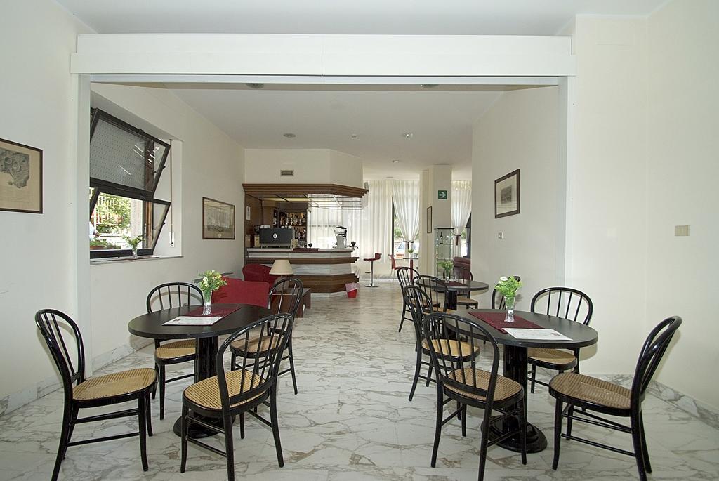 Hotel Mediterraneo تْشيانشانو  تيرمي المظهر الخارجي الصورة